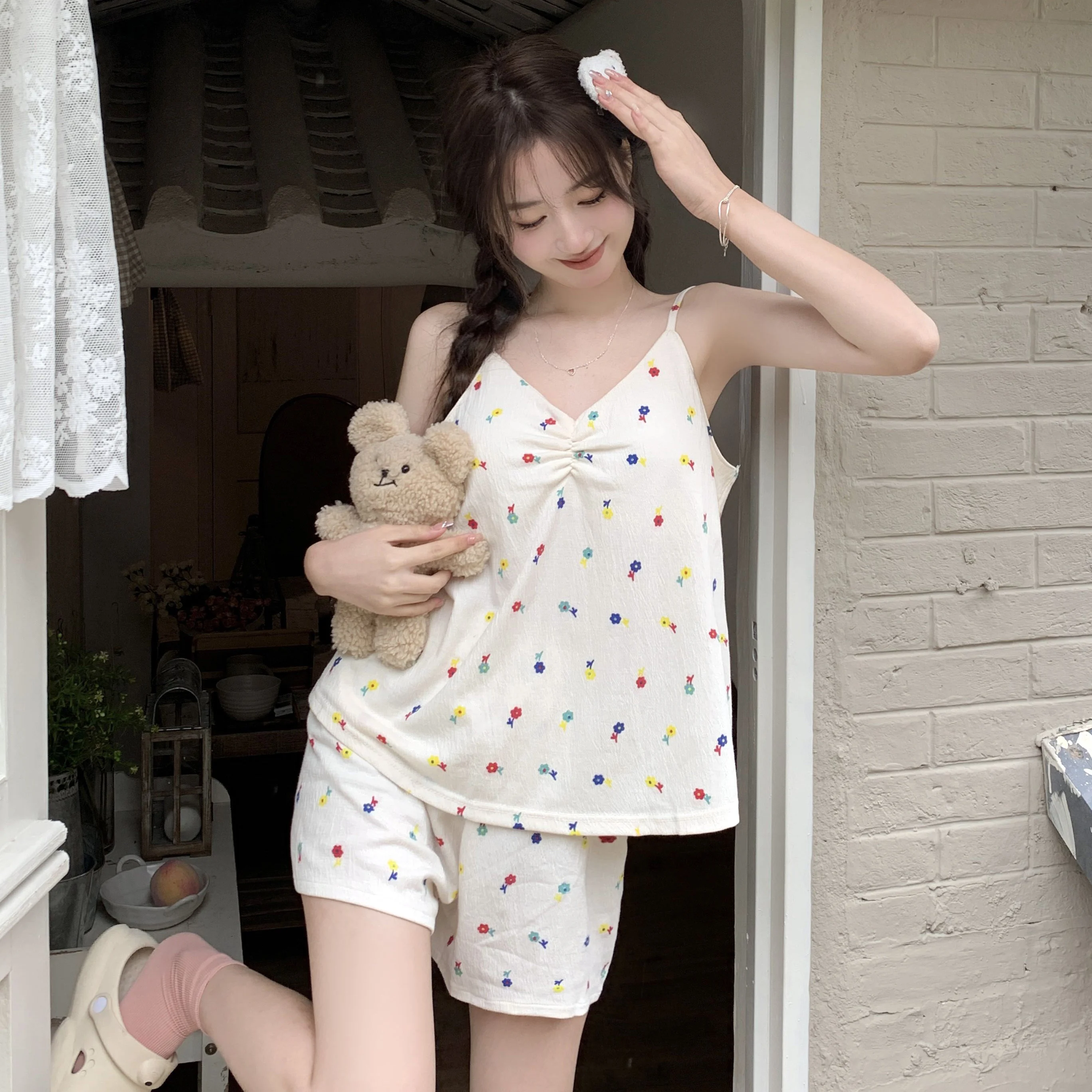 CAIYIER Korean Sweet Girls Sleepwear Suit Summer Ins Vintage Flower Nightwear For Women Kawaii Sleeveless Pajamas Set Pyjamas
CAIYIER Korean Sweet Girls Sleepwear Suit Summer Ins Vintage Flower Nightwear For Women Kawaii Sleeveless Pajamas Set Pyjamas