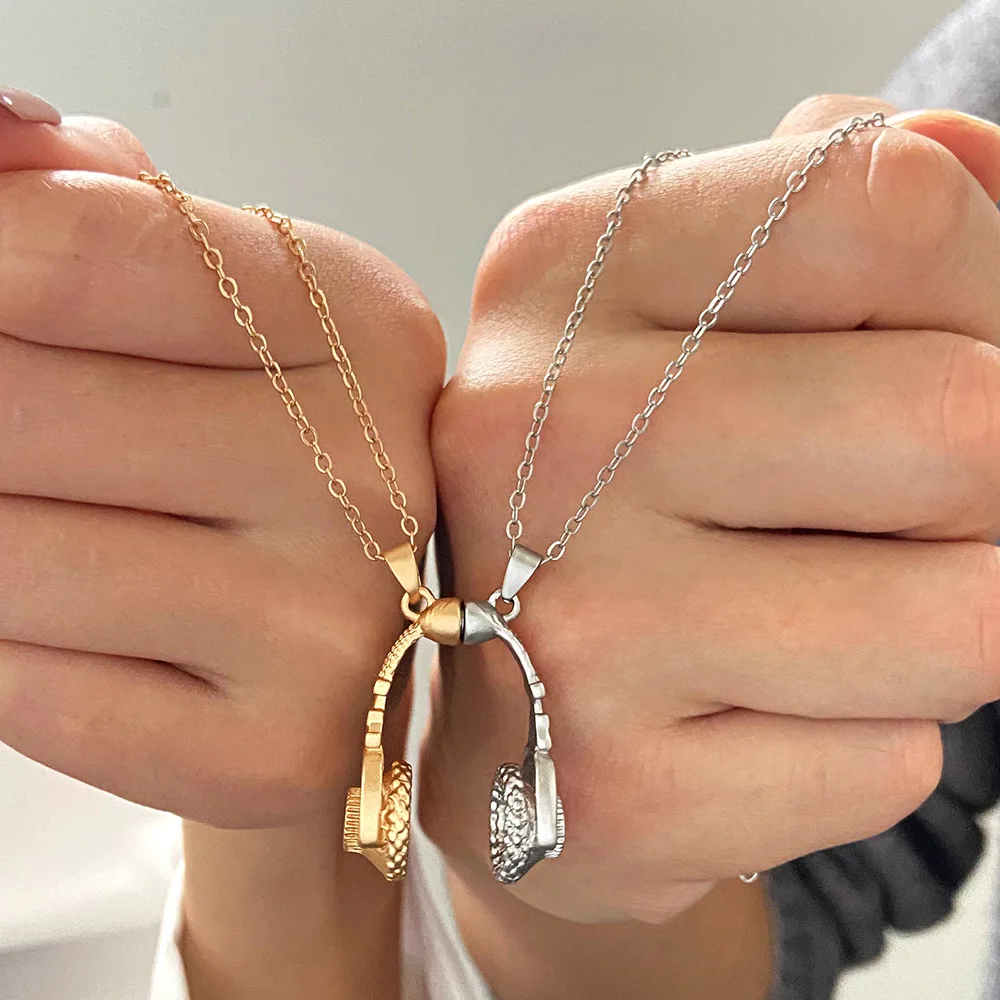 Fashion Personality Creativity Headset Necklace For Women Men Couple Magnetic Earphones Pendant Necklace Valentine's Day Gift
Fashion Personality Creativity Headset Necklace For Women Men Couple Magnetic Earphones Pendant Necklace Valentine's Day Gift