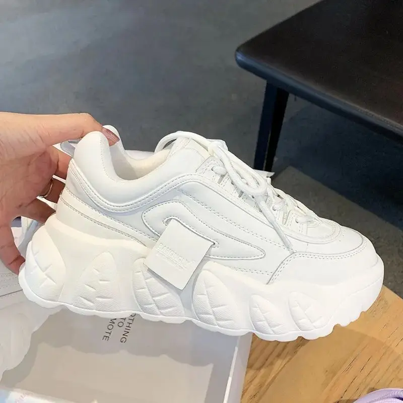 Sepatu, массивные кроссовки с платформой для тенниса 
Sepatu, массивные кроссовки с платформой для тенниса