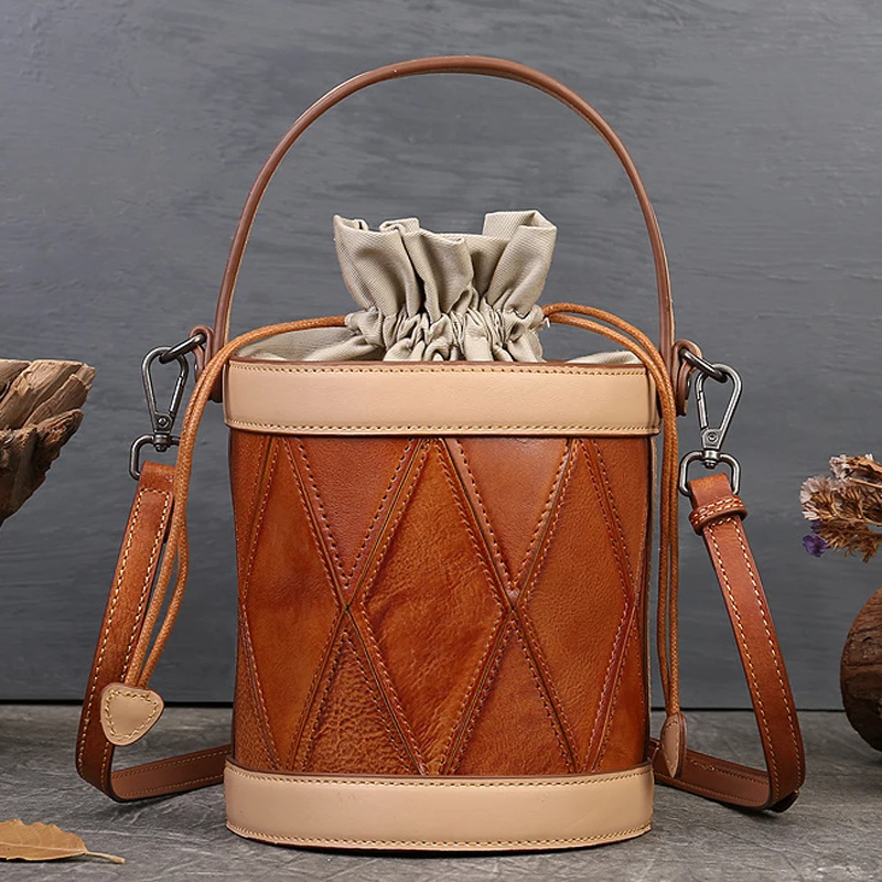 Vintage Cowhide Genuine Leather Women's One Shoulder Bucket Bag Casual Versatile Drawstring Bag Lady Large Capacity Handbag M953
Vintage Cowhide Genuine Leather Women's One Shoulder Bucket Bag Casual Versatile Drawstring Bag Lady Large Capacity Handbag M953