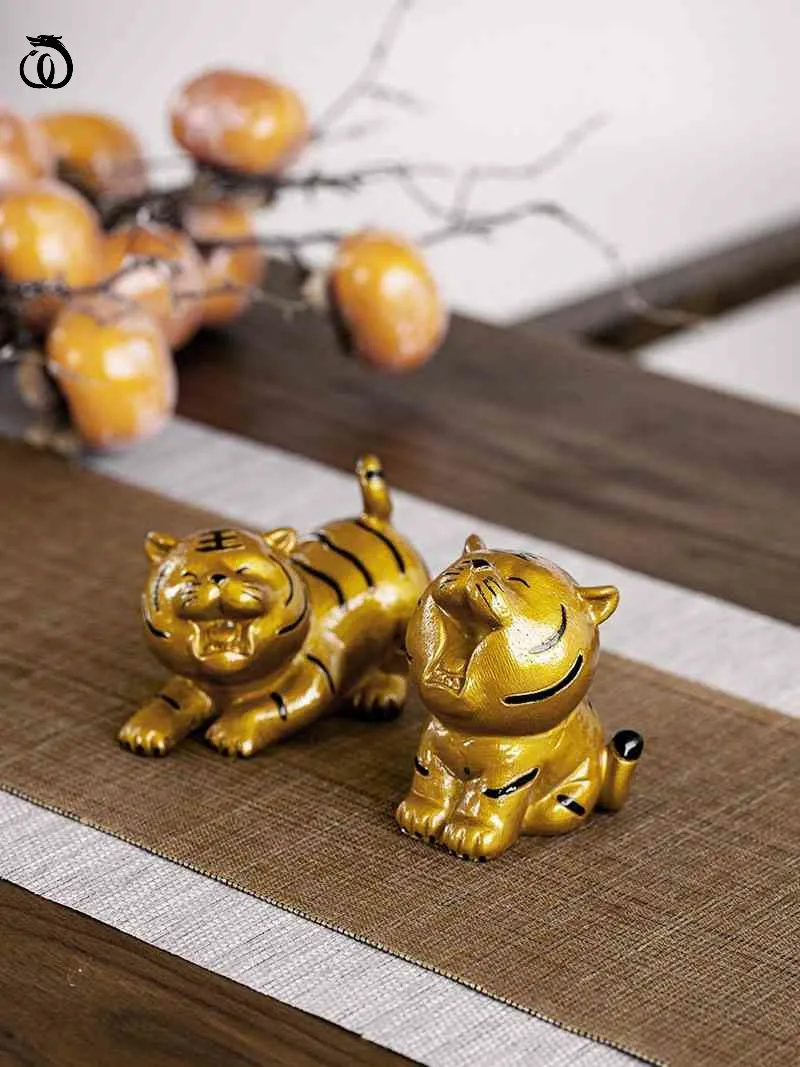 Color Tiger Art Sculpture Zodiac Mascot Abstract Animal Tea Pet Statue Decoration Resin Craft Creative Home Decor Accessories
Color Tiger Art Sculpture Zodiac Mascot Abstract Animal Tea Pet Statue Decoration Resin Craft Creative Home Decor Accessories