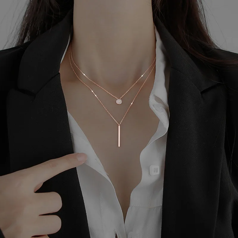 LATS New Shiny Round Plate Necklace Rose Rose Gold Color Exquisite Double Layer Clavicle Chain Necklace Jewelry for Women Gift
LATS New Shiny Round Plate Necklace Rose Rose Gold Color Exquisite Double Layer Clavicle Chain Necklace Jewelry for Women Gift