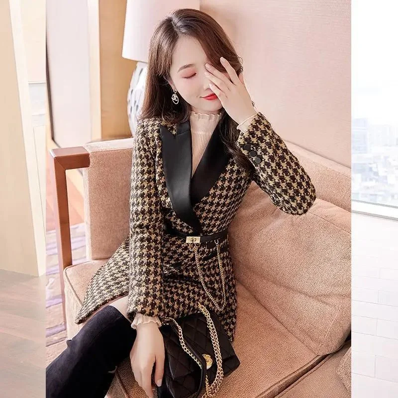 2022 Autumn And Winter New Houndstooth Woolen Coat Women's Mid-Length Color-Blocked Suit Collar Slim Fit Coat Coat 
2022 Autumn And Winter New Houndstooth Woolen Coat Women's Mid-Length Color-Blocked Suit Collar Slim Fit Coat Coat