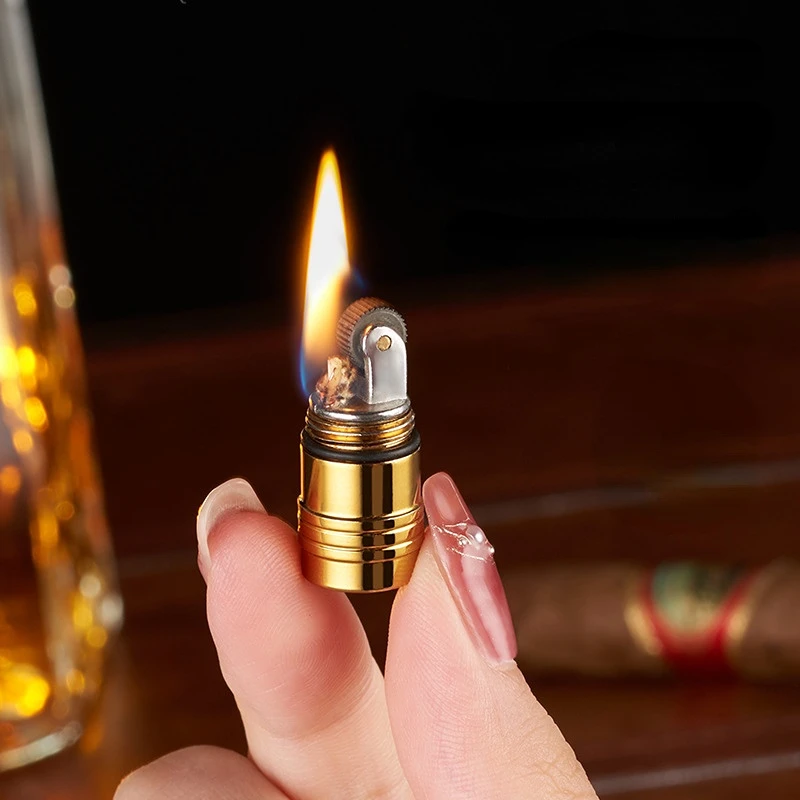 New Mini Pendant Keychain Grinding Wheel Kerosene Lighter Smoking Set Gift
New Mini Pendant Keychain Grinding Wheel Kerosene Lighter Smoking Set Gift