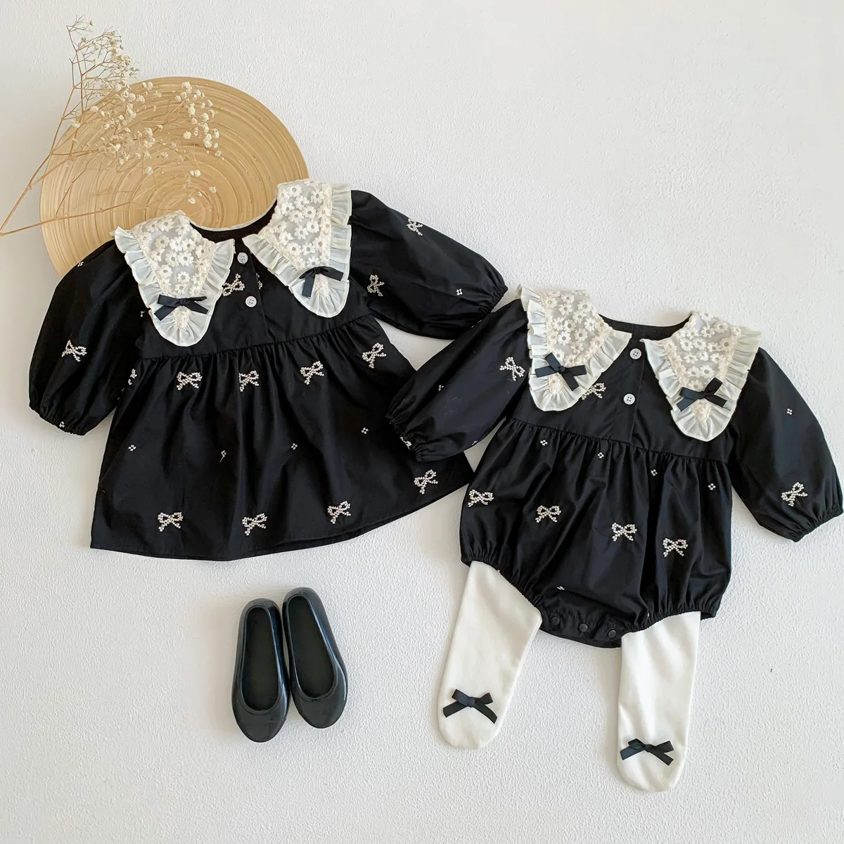 2022 Winter Baby Jumpsuit Romper Lace Embroidered Long-sleeved Romper New Born Baby Girl Clothes
2022 Winter Baby Jumpsuit Romper Lace Embroidered Long-sleeved Romper New Born Baby Girl Clothes