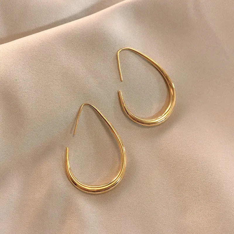 Vintage Hoop Earrings for Women Elegant Minimalism Earrings Luxury Jewelry Female 2022 New Trendy Geometry Earrings Wholesale
Vintage Hoop Earrings for Women Elegant Minimalism Earrings Luxury Jewelry Female 2022 New Trendy Geometry Earrings Wholesale