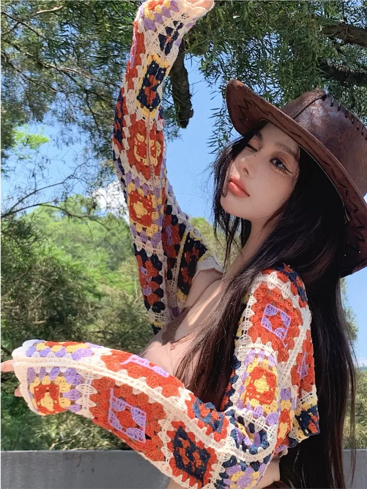 Women's Retro Colorful Crocheted Hollow Cardigan Knitted Jacket Design Thin Short Jacket Shawl Female Long Sleeves Top
Women's Retro Colorful Crocheted Hollow Cardigan Knitted Jacket Design Thin Short Jacket Shawl Female Long Sleeves Top