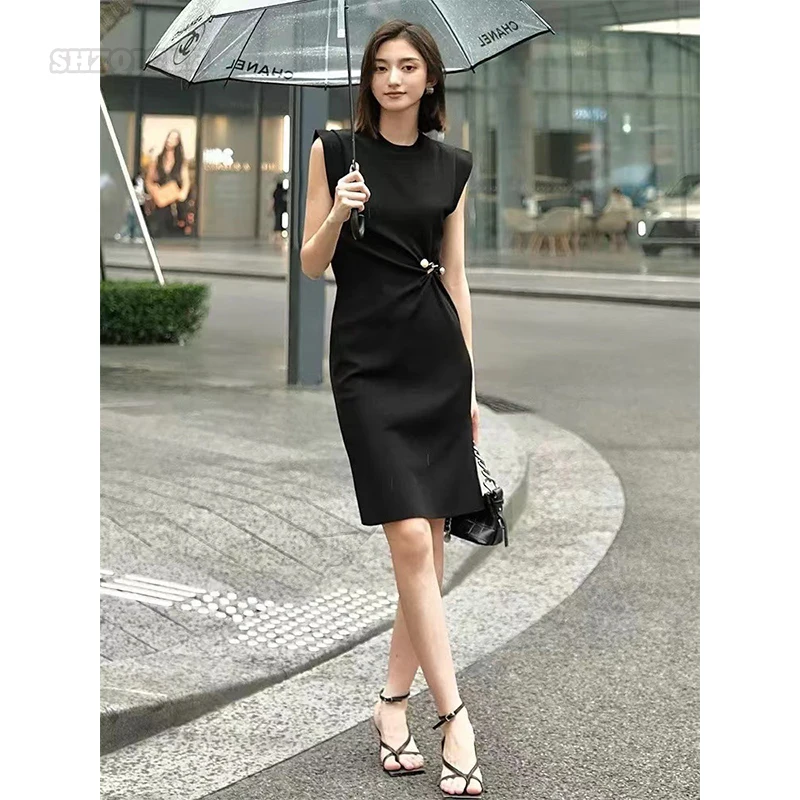2022 Summer Fashion New Waist Fold Thin Resin Clip Design Temperament Round Neck Wide Shoulder Knitted Dress
2022 Summer Fashion New Waist Fold Thin Resin Clip Design Temperament Round Neck Wide Shoulder Knitted Dress