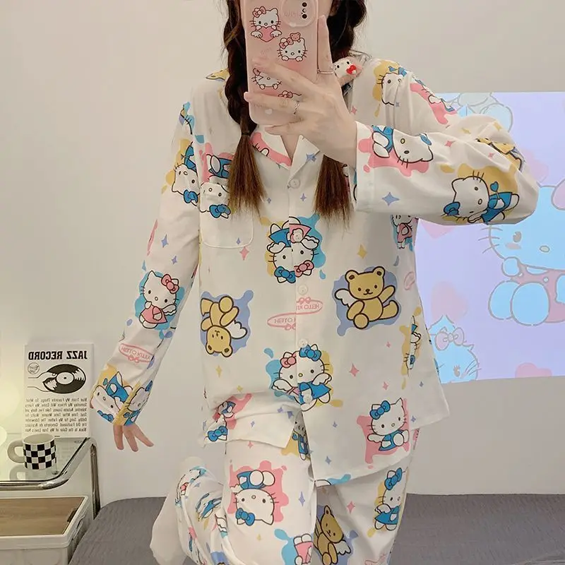 Kawaii Sanrios Hello Пижама Kitty женский весенне-летний тонкий секционный с длинным рукавом свободный женский высококачественный домашний костюм с принтом
Kawaii Sanrios Hello Пижама Kitty женский весенне-летний тонкий секционный с длинным рукавом свободный женский высококачественный домашний костюм с принтом