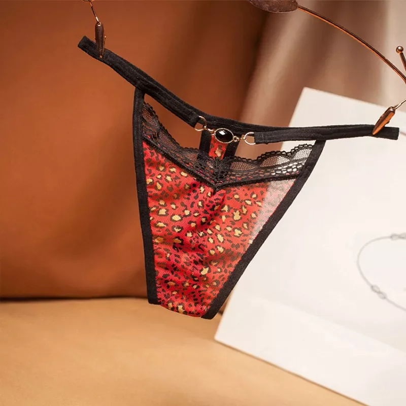 2022 New Sexy hollow women leopard thong light luxury lace full transparent temptation low waist female hot panties T pantsG-Str
2022 New Sexy hollow women leopard thong light luxury lace full transparent temptation low waist female hot panties T pantsG-Str