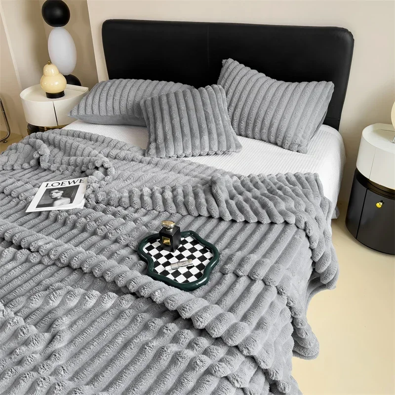 Imitation Rabbit Velvet Autumn Warmrh Bed Blanket Cozy Warmth Coral Fleece Sofa Blankets for Throw Comfortable Bed Sheets Winter
Imitation Rabbit Velvet Autumn Warmrh Bed Blanket Cozy Warmth Coral Fleece Sofa Blankets for Throw Comfortable Bed Sheets Winter