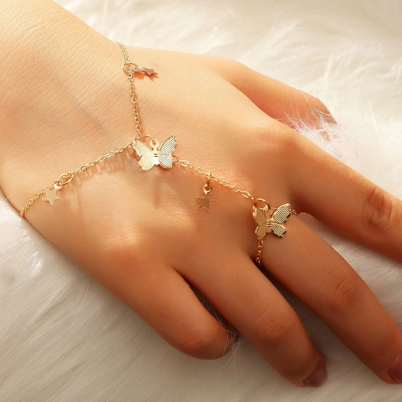 Butterfly Bracelet Bohemian Hand Bracelet for Women Adjustable Metal Body Chain Personality Hand Chain Party Fashion Jewelry
Butterfly Bracelet Bohemian Hand Bracelet for Women Adjustable Metal Body Chain Personality Hand Chain Party Fashion Jewelry