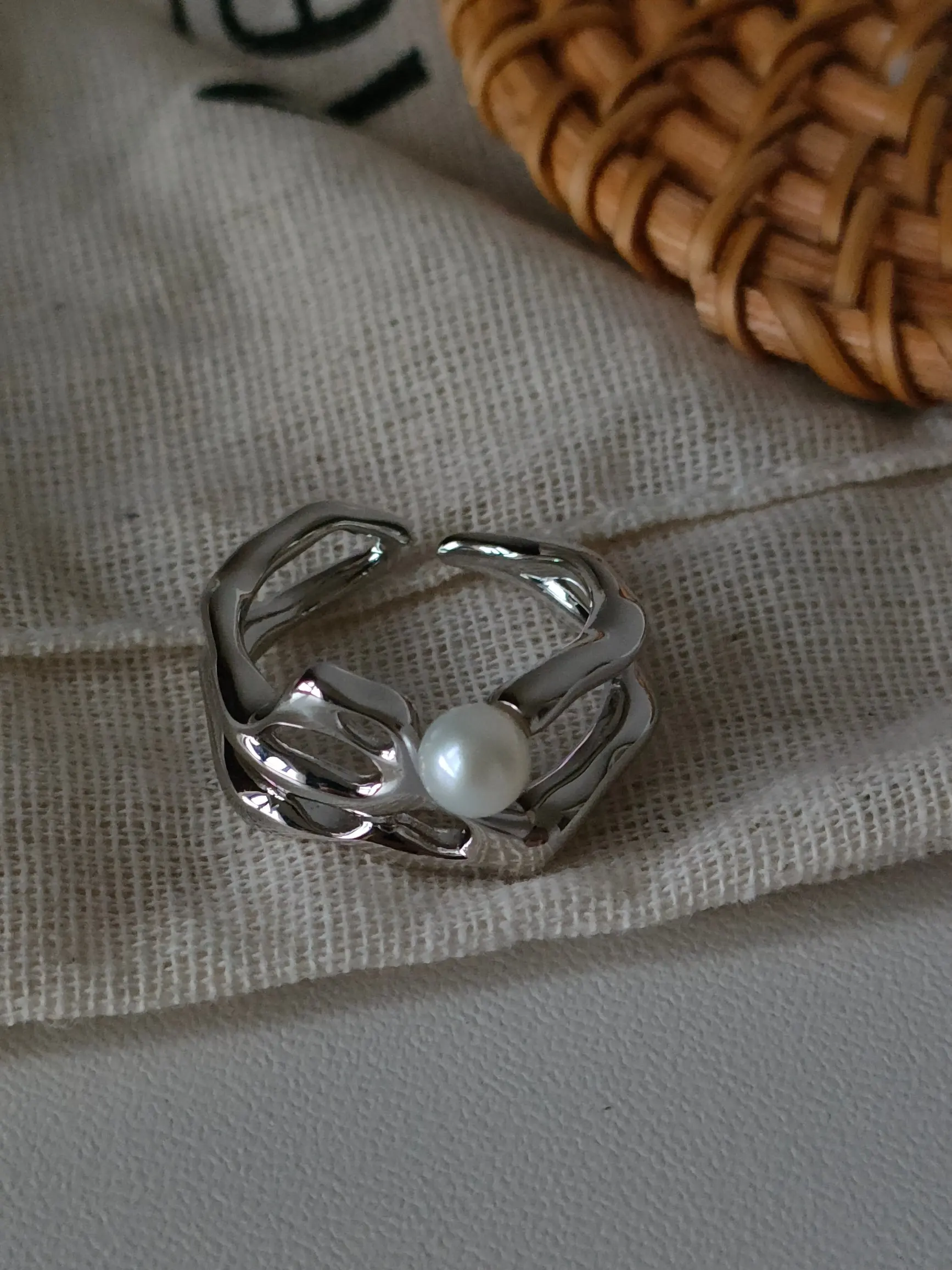 New Design Trends Fashion Birthday Gift Sterling Silver Irregular Finger Ring Woman Wedding Party Birthday Jewelry
New Design Trends Fashion Birthday Gift Sterling Silver Irregular Finger Ring Woman Wedding Party Birthday Jewelry