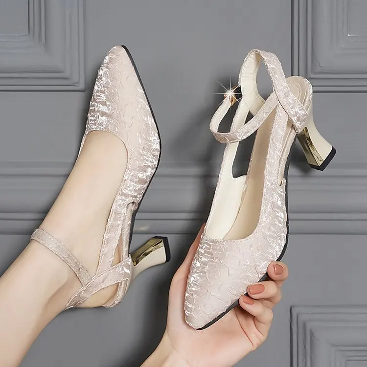 Женские туфли на высоком каблуке, однотонные туфли с острым носком и пряжкой, синие/черные/белые, лето 2022
Женские туфли на высоком каблуке, однотонные туфли с острым носком и пряжкой, синие/черные/белые, лето 2022