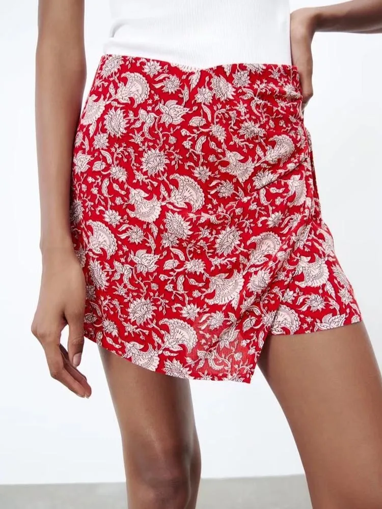 Шорты-саронг женские с цветочным принтом, на завязках
Шорты-саронг женские с цветочным принтом, на завязках