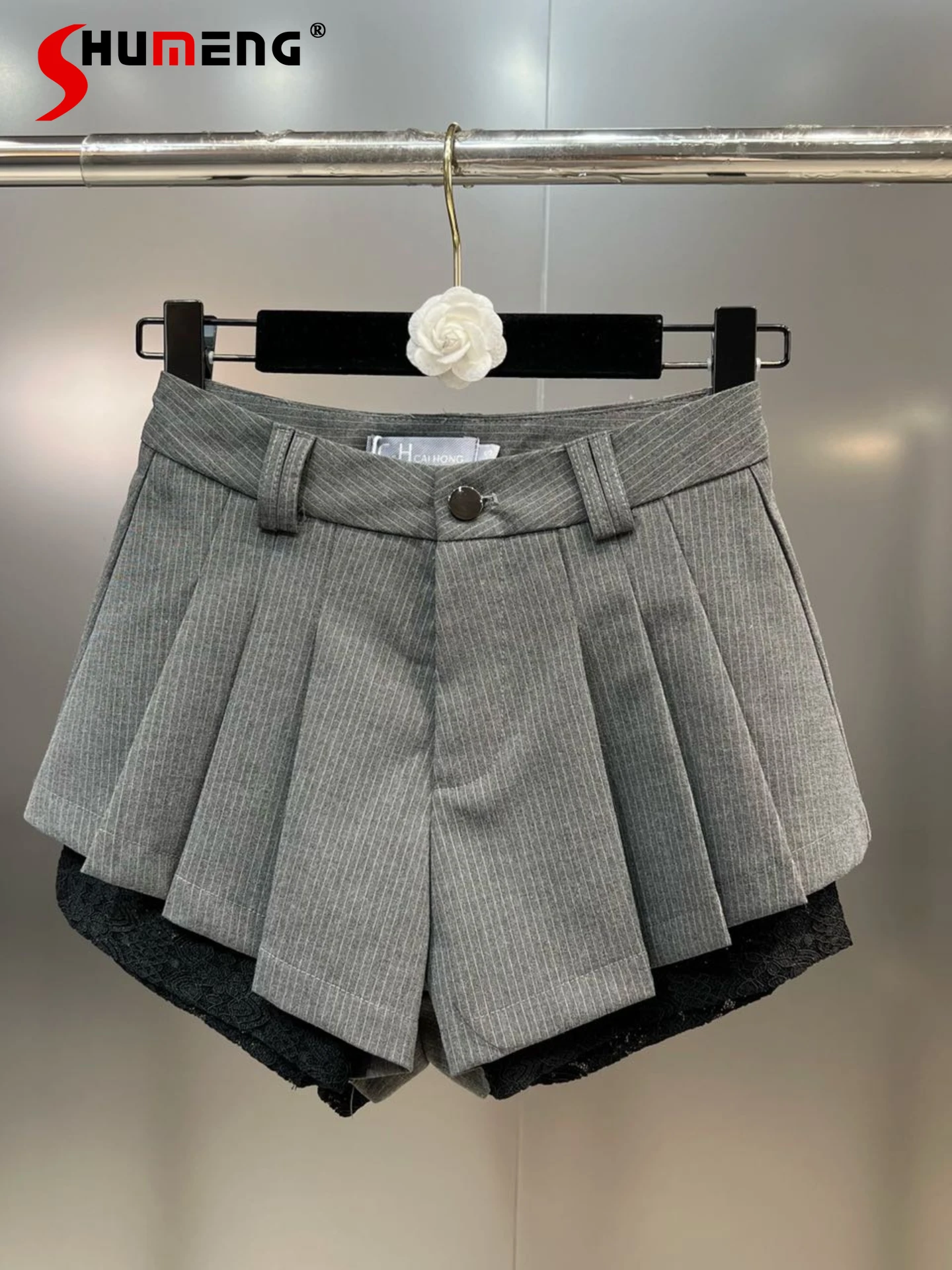 Female 2022 Early Autumn Simple Pinch Pleated Stitching Lace Fake Two Pieces Short Pants Women's Fashion Elegant Slimming Shorts
Female 2022 Early Autumn Simple Pinch Pleated Stitching Lace Fake Two Pieces Short Pants Women's Fashion Elegant Slimming Shorts
