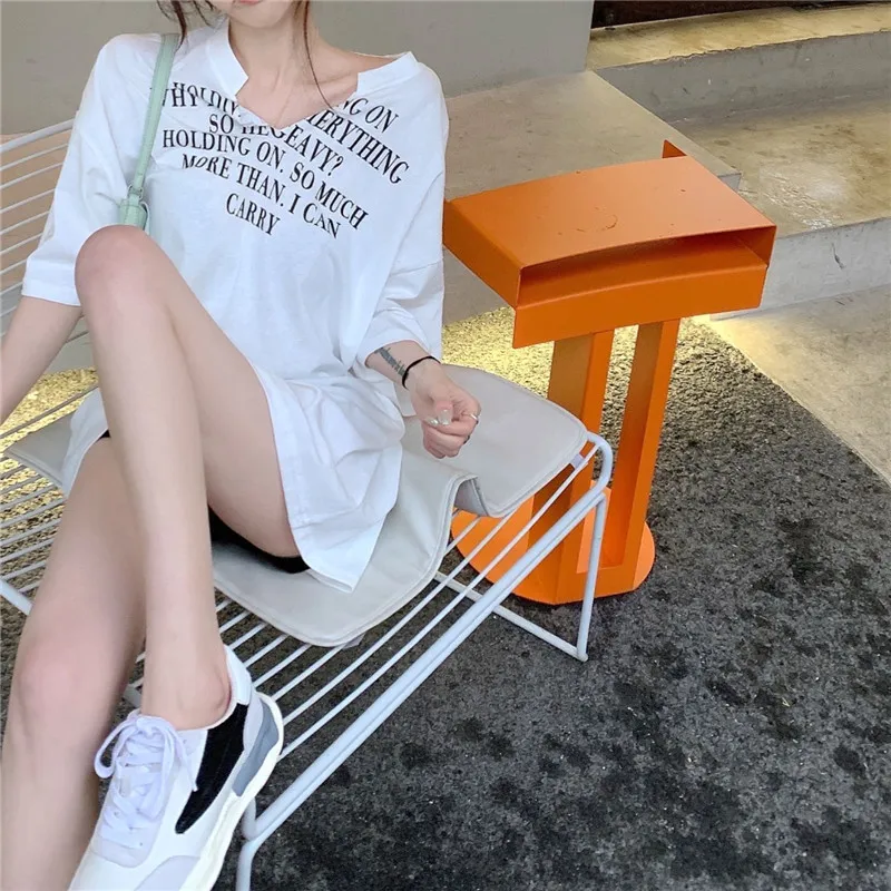 White Women T Shirt Letter Casual Loose Fashion T-shirt Aesthetic Pulovers V-Neck Korean Style Short Sleeve Women Tops Summer
White Women T Shirt Letter Casual Loose Fashion T-shirt Aesthetic Pulovers V-Neck Korean Style Short Sleeve Women Tops Summer