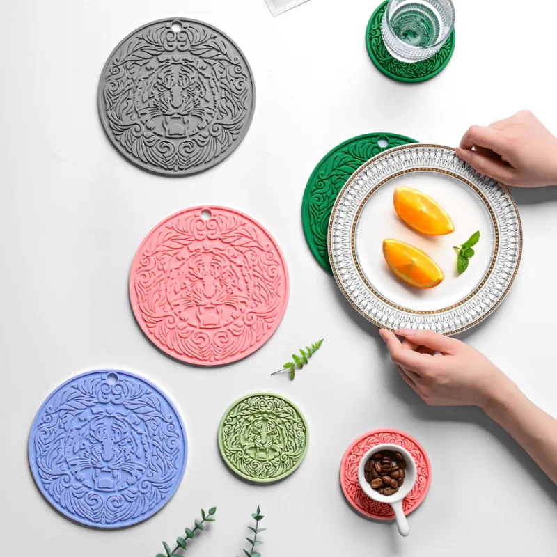 American Tiger Silicone Cup Mat Home Hanging Coaster Round Non-slip Placemat Waterproof and Heat-insulating Mugs Pad for Office
American Tiger Silicone Cup Mat Home Hanging Coaster Round Non-slip Placemat Waterproof and Heat-insulating Mugs Pad for Office