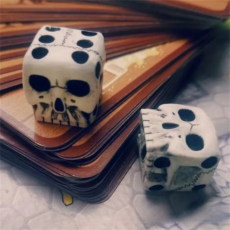 White Skeleton Dice Halloween Casual Party Game Toys Resin 3D Skeleton Dice Spooky Atmosphere Artifacts Bar Party Activity Toys 
White Skeleton Dice Halloween Casual Party Game Toys Resin 3D Skeleton Dice Spooky Atmosphere Artifacts Bar Party Activity Toys