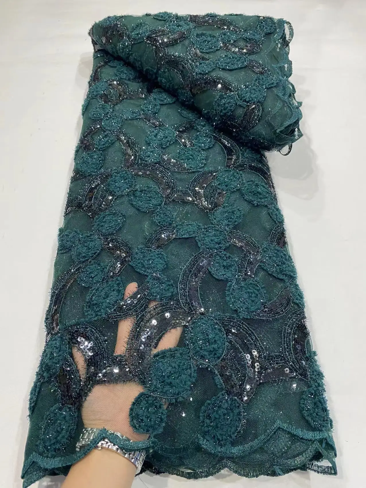New Arrival African Velvet Sequins Lace Fabric High Quality 2022 French Flocking Mesh Lace Fabric For Wedding Birthday Dress
New Arrival African Velvet Sequins Lace Fabric High Quality 2022 French Flocking Mesh Lace Fabric For Wedding Birthday Dress