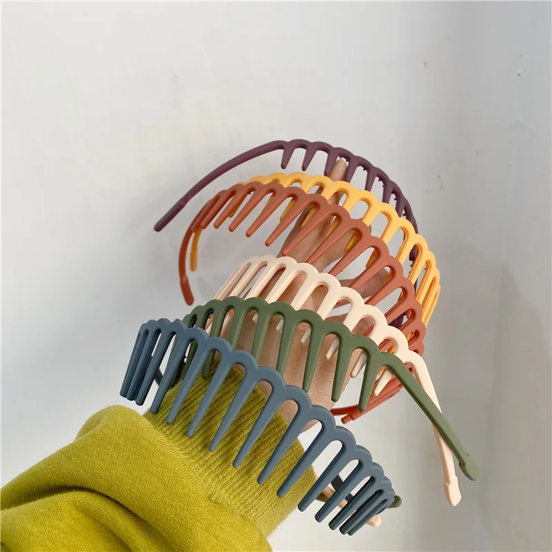 Fashion Simple Headdress Solid Color Resin Hair Comb Hairbands Headband Hair Hoop Bezel With Teeth Hair Accessories For Women 
Fashion Simple Headdress Solid Color Resin Hair Comb Hairbands Headband Hair Hoop Bezel With Teeth Hair Accessories For Women