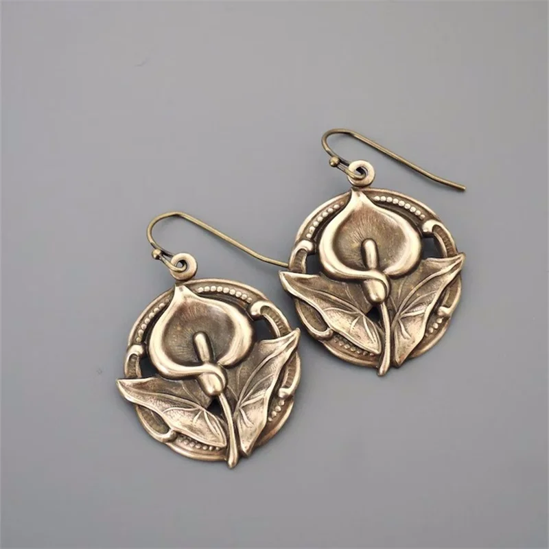 Vintage Silver Color Round Metal Carving Flower Earrings Women Minimalist Geometry Die-casting Pattern Dangle Earrings Jewelry 
Vintage Silver Color Round Metal Carving Flower Earrings Women Minimalist Geometry Die-casting Pattern Dangle Earrings Jewelry