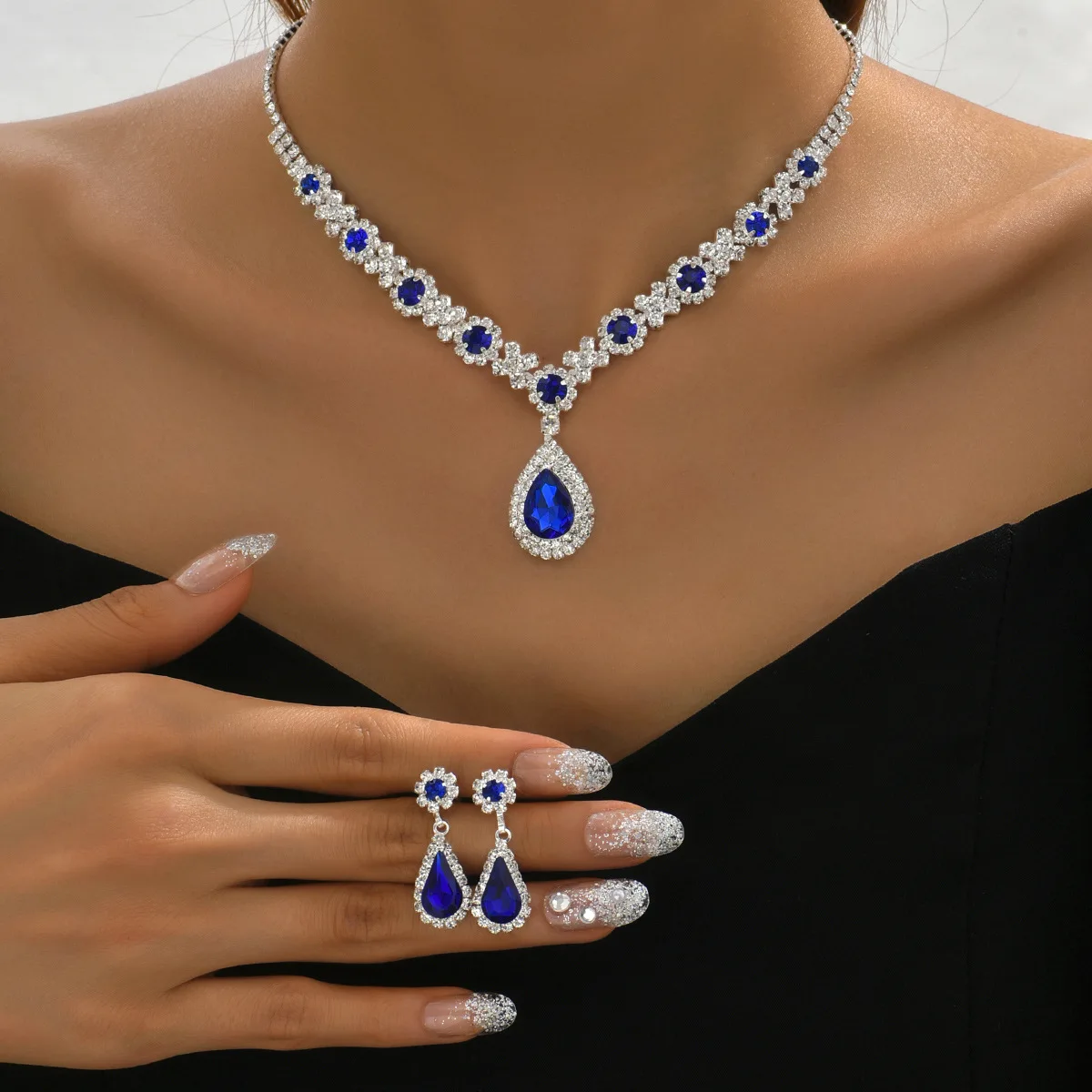 2023 Fashionable European and American New Jewelry Premium Crystal Gem Women's Water Drop Necklace Earnail Gift
2023 Fashionable European and American New Jewelry Premium Crystal Gem Women's Water Drop Necklace Earnail Gift