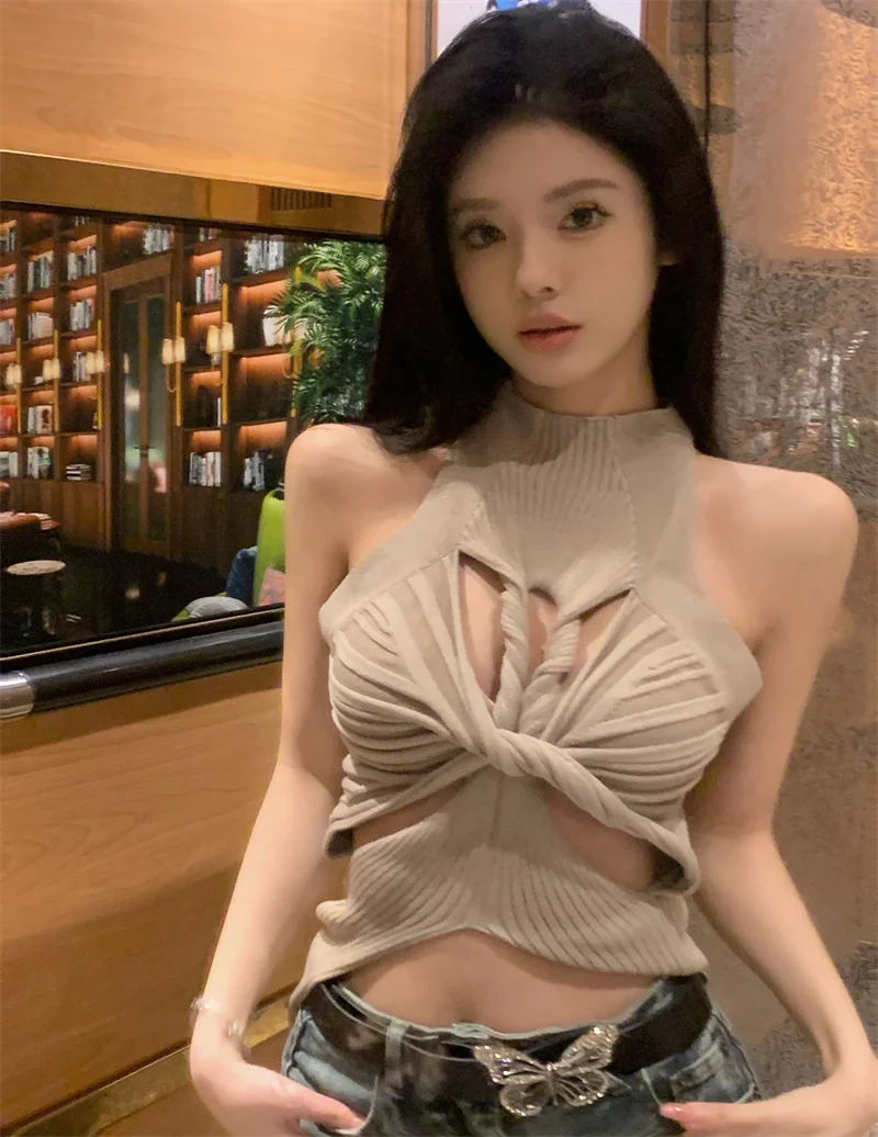 Sexy Sleeveless Knitted Halter Tank Top Women Split Crop Tops Summer Hollow Out Y2K Skinny Slim Cross Bandage Irregular Camis 
Sexy Sleeveless Knitted Halter Tank Top Women Split Crop Tops Summer Hollow Out Y2K Skinny Slim Cross Bandage Irregular Camis