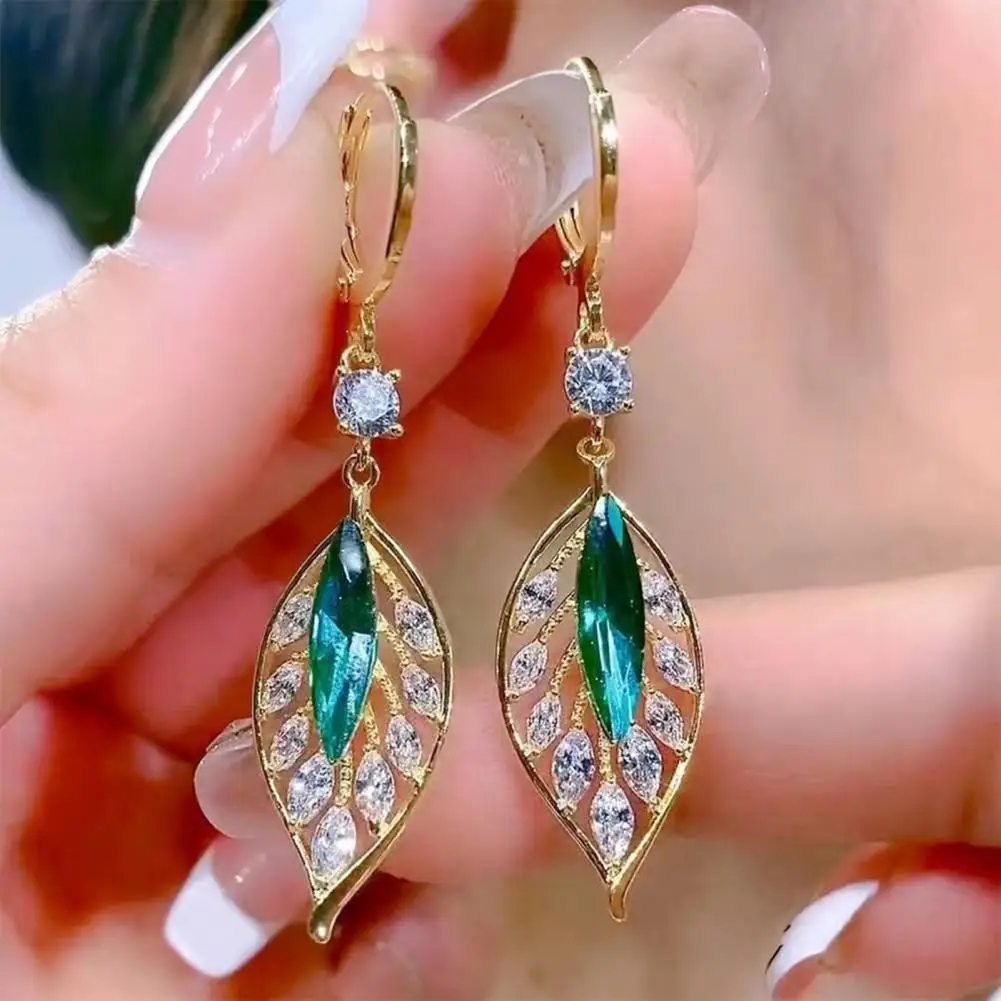 1 Pair Retro Earrings Rhinestone Leaf Hoop Earrings Geometric Pendant Stunning Statement Jewelry For Women
1 Pair Retro Earrings Rhinestone Leaf Hoop Earrings Geometric Pendant Stunning Statement Jewelry For Women