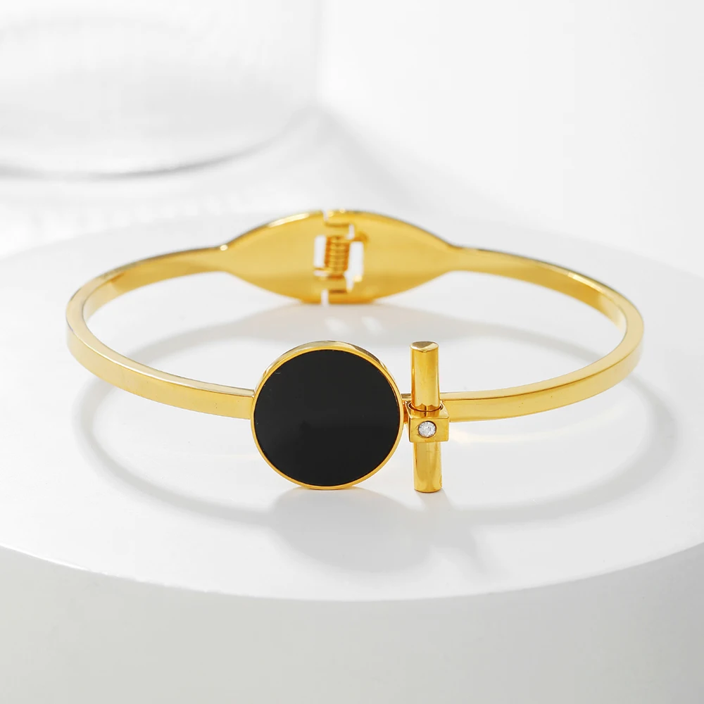 New Stainless Steel Round Black Enamel Bracelets & Bangles For Women Trendy Charms Gold Color Bangle Wedding Party Jewelry 
New Stainless Steel Round Black Enamel Bracelets & Bangles For Women Trendy Charms Gold Color Bangle Wedding Party Jewelry