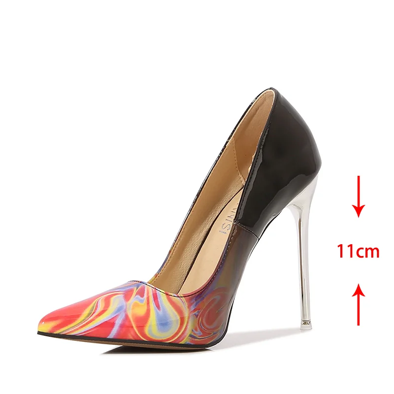 2022 Women 11cm High Heels Escarpins Valentine Nightclub Pumps Lady Pointed Toe Stiletto Graffiti Heels Plus Size Glossy Shoes
2022 Women 11cm High Heels Escarpins Valentine Nightclub Pumps Lady Pointed Toe Stiletto Graffiti Heels Plus Size Glossy Shoes