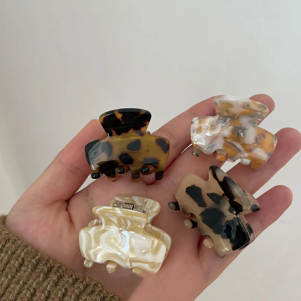 1 PC Vintage Multicolor Acetic Mini Cute Resin Hair Claw Geometric Hair Crab Flowers Hairpin Women Hair Accessories
1 PC Vintage Multicolor Acetic Mini Cute Resin Hair Claw Geometric Hair Crab Flowers Hairpin Women Hair Accessories