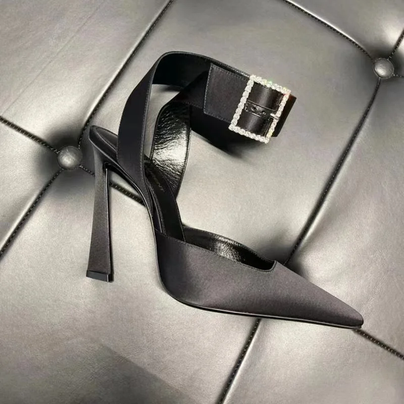 Crystal Black Sexy Pointed Toe Slingbacks Women Shoes Buckle Strap Fashion Show Ladies Shoes Party High Heels Zapatos Mujer 2023
Crystal Black Sexy Pointed Toe Slingbacks Women Shoes Buckle Strap Fashion Show Ladies Shoes Party High Heels Zapatos Mujer 2023