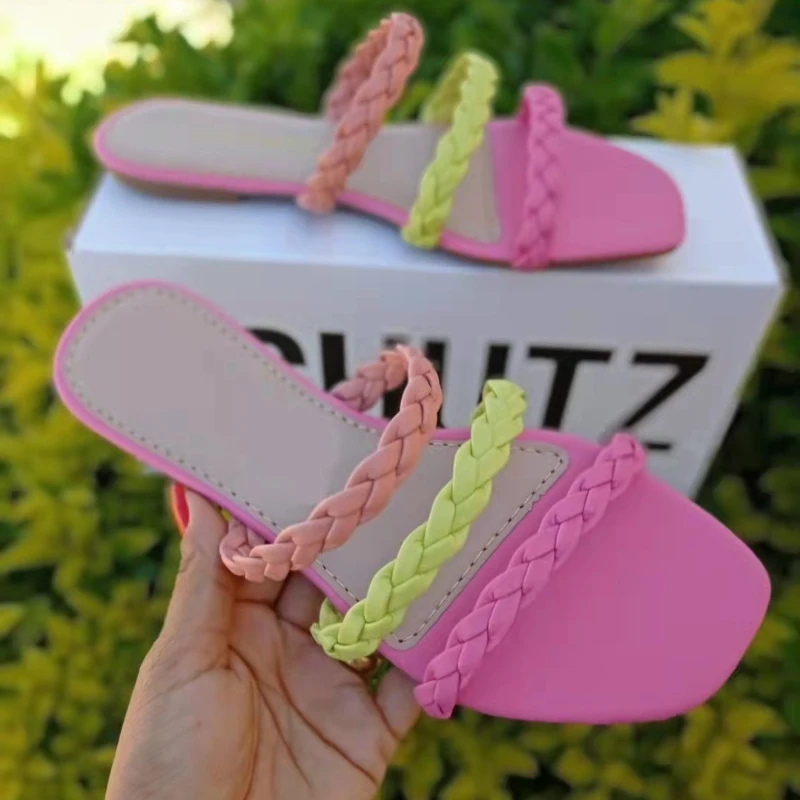 Women Peep Toe Slippers Outdoor Light Weight Slides Plus Size Flip-flop Non-slip Candy Color Flat Sandalias De Fiesta Elegantes
Women Peep Toe Slippers Outdoor Light Weight Slides Plus Size Flip-flop Non-slip Candy Color Flat Sandalias De Fiesta Elegantes