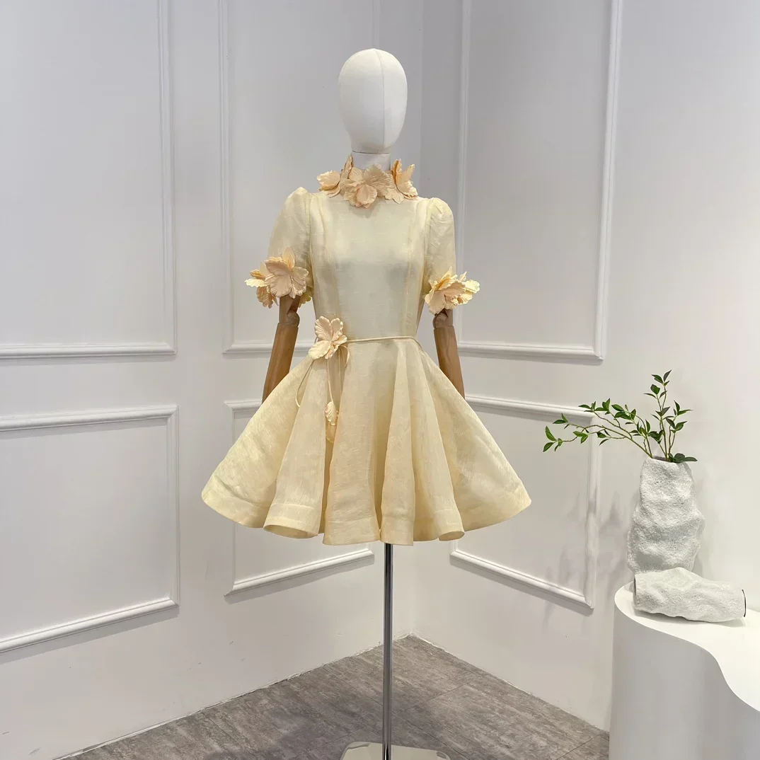 2023 New Arrivals High Quality Appliques Flower Stand Collar Solid Color Short Sleeve A-line Woman Mini Dress
2023 New Arrivals High Quality Appliques Flower Stand Collar Solid Color Short Sleeve A-line Woman Mini Dress