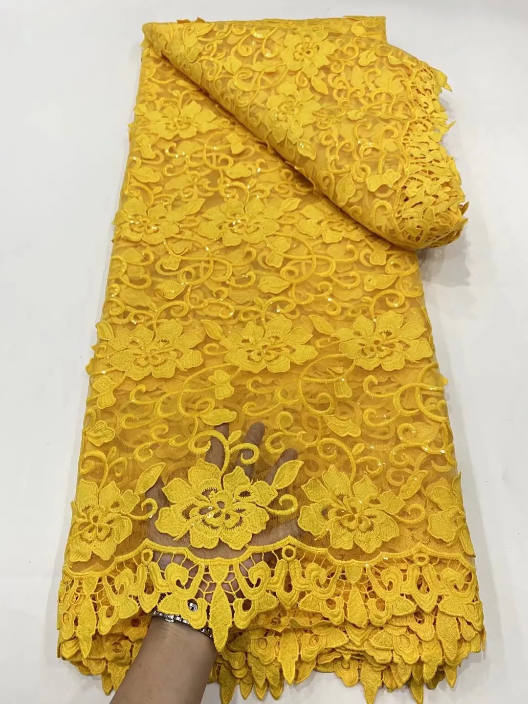 Модное Африканское платье Aso Ebi для свадебной вечеринки, материал ярко-желтый, 5 ярдов, красивый цветок, черепаха, тюль, кружевная ткань
Модное Африканское платье Aso Ebi для свадебной вечеринки, материал ярко-желтый, 5 ярдов, красивый цветок, черепаха, тюль, кружевная ткань