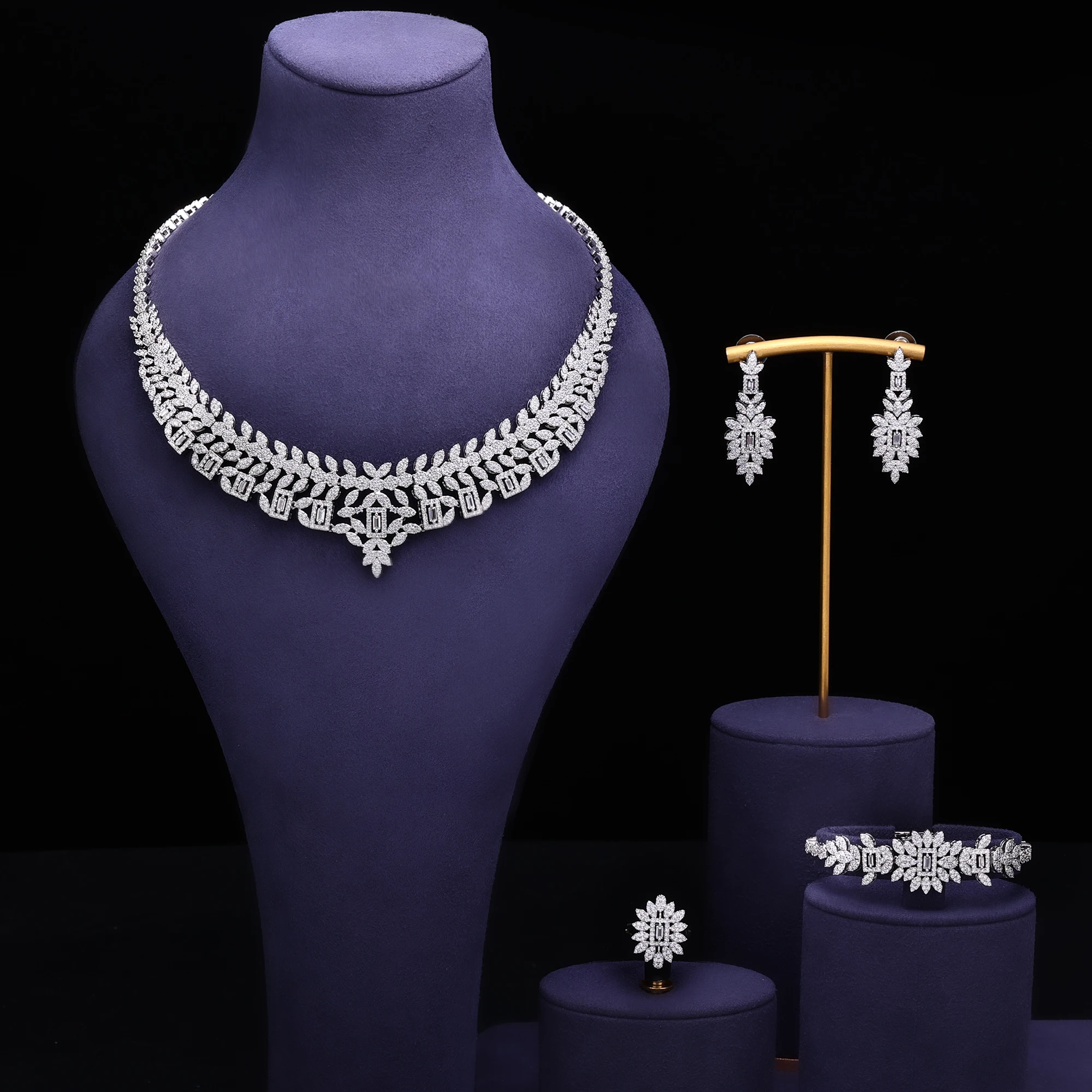 4pcs Cubic Zirconia Necklace Earring Bracelet Luxury Wedding Bridal Jewelry Sets for Women Brides Party Accessories
4pcs Cubic Zirconia Necklace Earring Bracelet Luxury Wedding Bridal Jewelry Sets for Women Brides Party Accessories