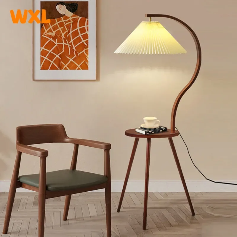 Новый плиссированный абажур, Напольная Лампа из цельной древесины, лампа-подставка для спальни с полкой, вертикальные напольные лампы
Новый плиссированный абажур, Напольная Лампа из цельной древесины, лампа-подставка для спальни с полкой, вертикальные напольные лампы