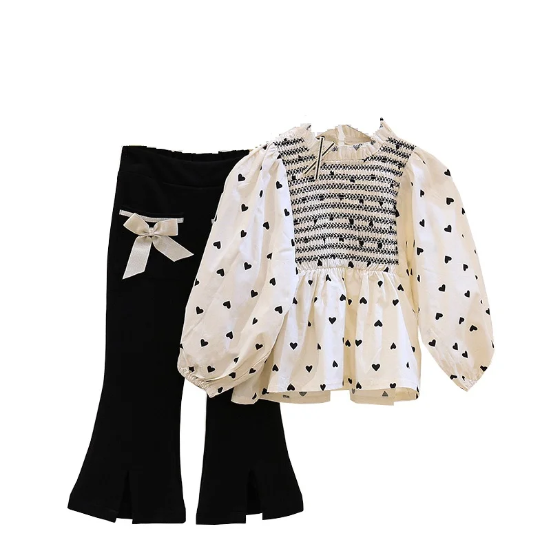 Baby Girls Children Clothes New Fashion Girl Full Sleeve Top + Bell-bottomed Pants Kids Outfits in Cotton Heart Printing Bow Set 
Baby Girls Children Clothes New Fashion Girl Full Sleeve Top + Bell-bottomed Pants Kids Outfits in Cotton Heart Printing Bow Set