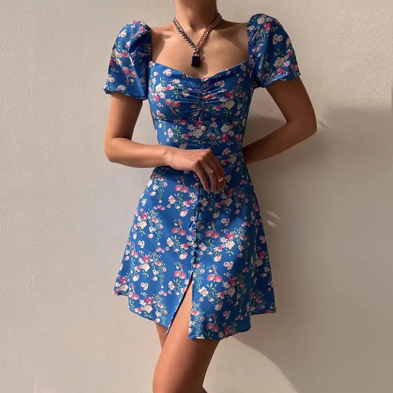 2023 spring and summer women's fresh and sweet backless bubble sleeve floral high waist slim French dress
2023 spring and summer women's fresh and sweet backless bubble sleeve floral high waist slim French dress