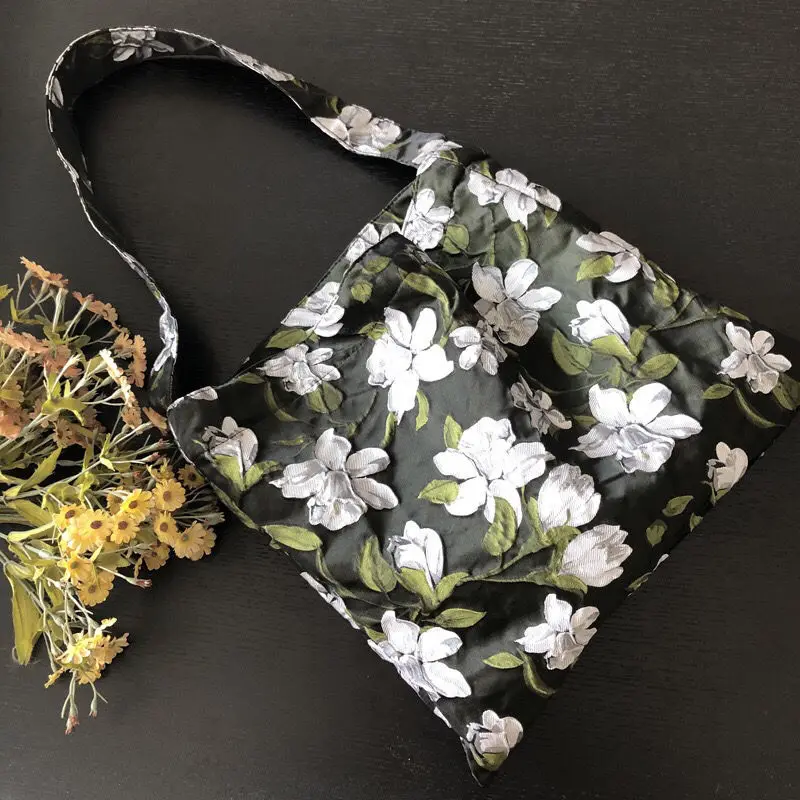 Shoulder Bag Handbag Jacquard Bag Black Vintage French Gardenia Embossed Jacquard Right Angle Underarm Bag
Shoulder Bag Handbag Jacquard Bag Black Vintage French Gardenia Embossed Jacquard Right Angle Underarm Bag