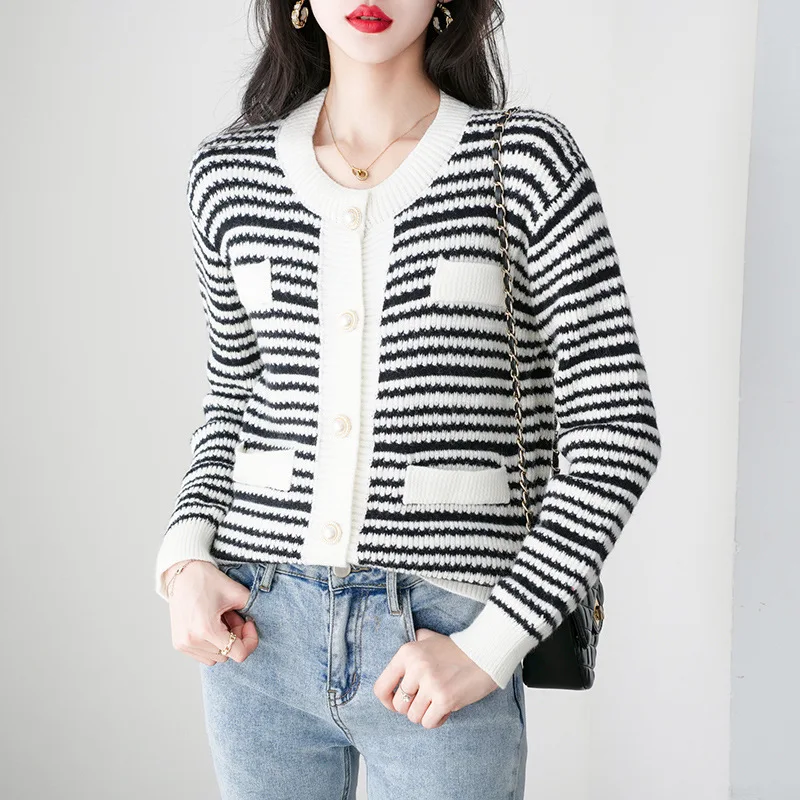 High Quality 2023 Sweater Women Stripe Style Design Female Traf Autumn Winter Knitwears Fashion Clothes Cardigans Y2k Pullover
High Quality 2023 Sweater Women Stripe Style Design Female Traf Autumn Winter Knitwears Fashion Clothes Cardigans Y2k Pullover