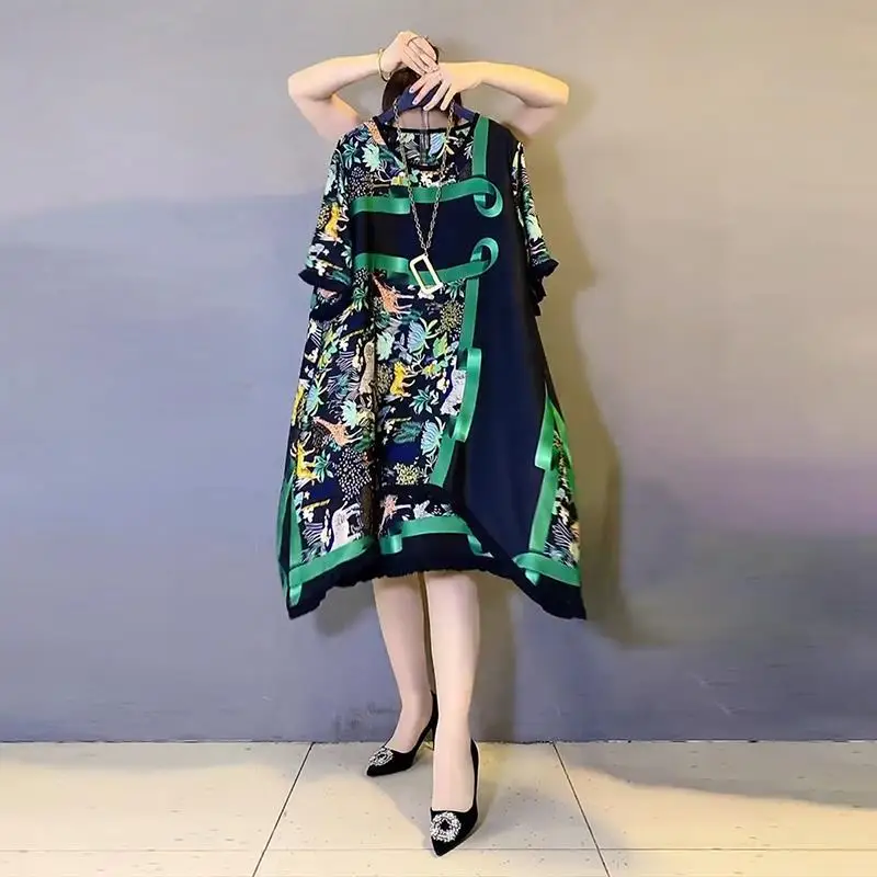 Vintag Contrasting Colors Spliced Printed Dresses Loose Oversized Casual O-Neck Women's Clothing Summer Asymmetrical Midi Dress 
Vintag Contrasting Colors Spliced Printed Dresses Loose Oversized Casual O-Neck Women's Clothing Summer Asymmetrical Midi Dress