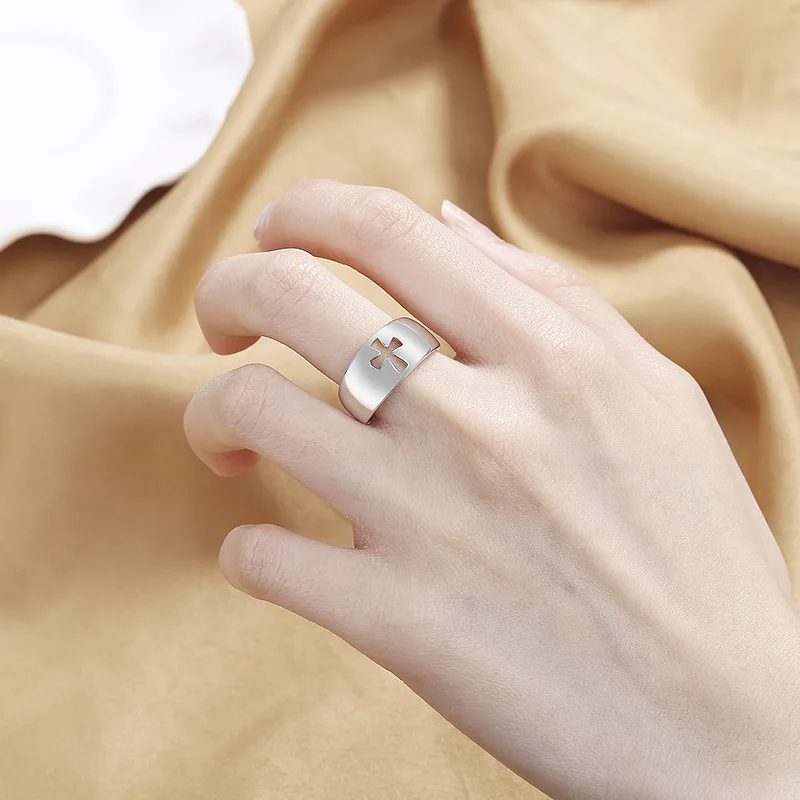 New Simple Hollow Metal Cross Adjustable Rings Female Finger Ornament Wide Toe Ring for Women Fashion Jewelry Festive Gift
New Simple Hollow Metal Cross Adjustable Rings Female Finger Ornament Wide Toe Ring for Women Fashion Jewelry Festive Gift
