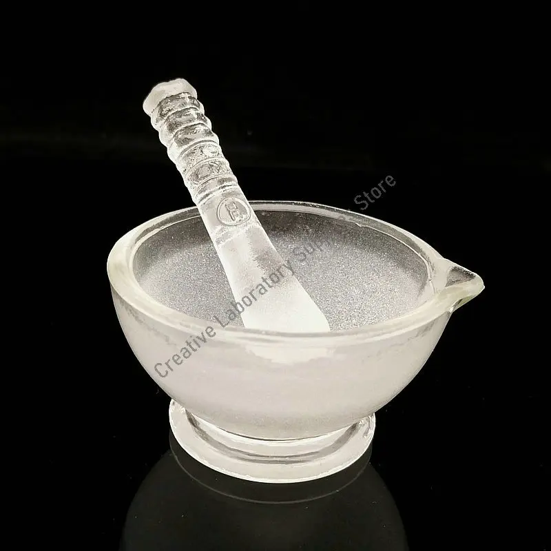 Стеклянная чаша с толстым дном и пестиком
Стеклянная чаша с толстым дном и пестиком