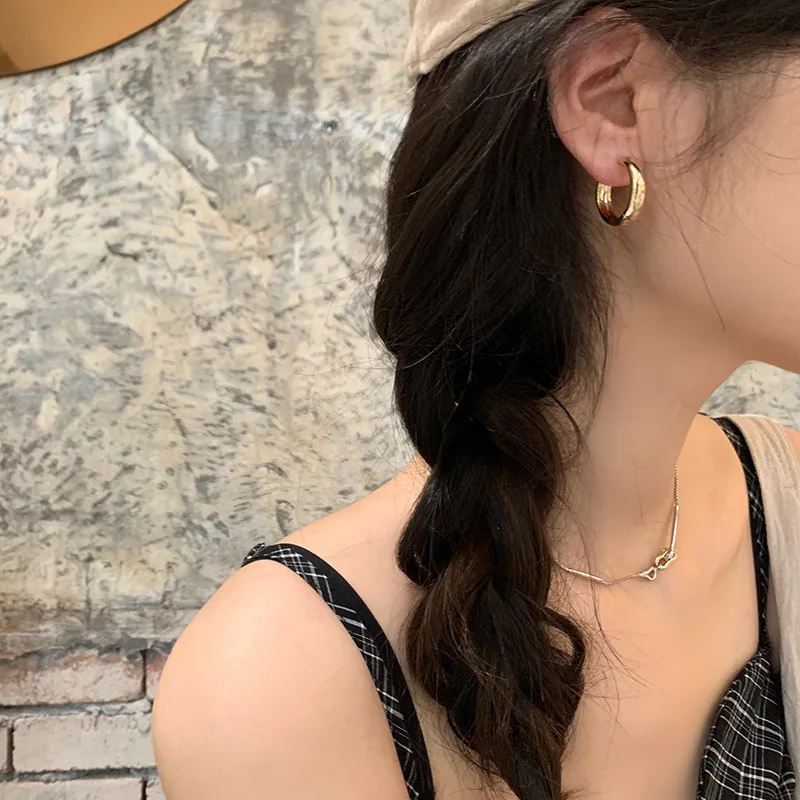 All-match Personality Design Earrings Vintage Advanced Gold Hoop Earrings for Women Pendientes Mujer Moda 2022 Birthday Gift
All-match Personality Design Earrings Vintage Advanced Gold Hoop Earrings for Women Pendientes Mujer Moda 2022 Birthday Gift