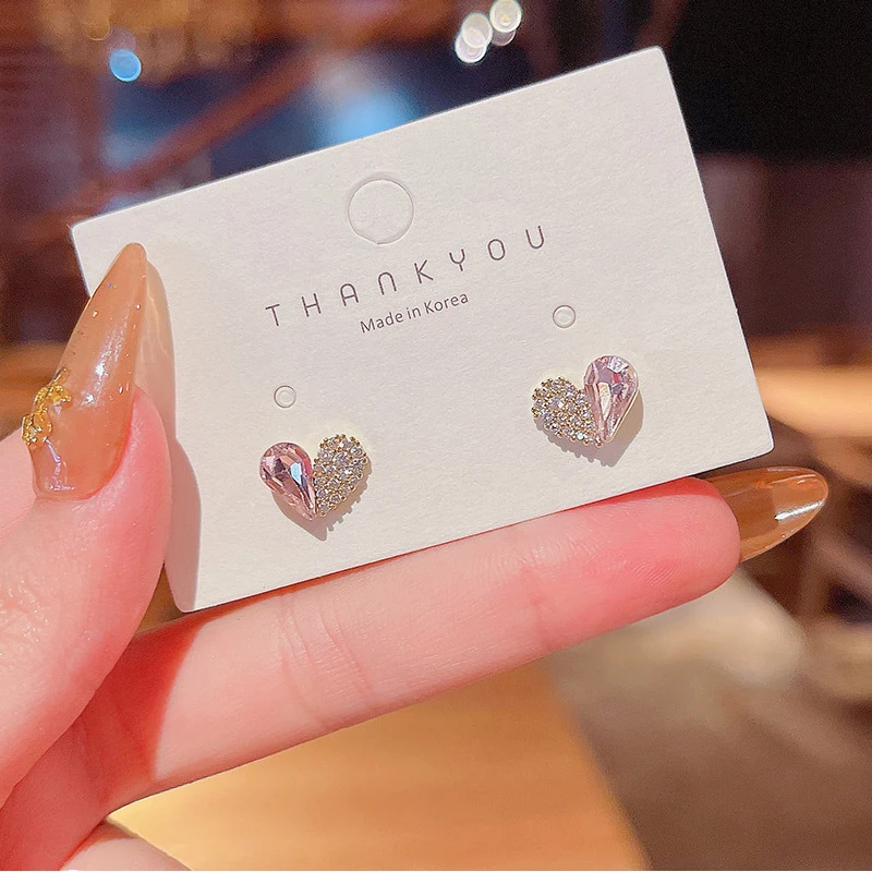 Heart Micromounting Zircon Stud Earring Temperament Simple Heart Earring High Quality Bride Engagement wedding Jewelry kolczyki
Heart Micromounting Zircon Stud Earring Temperament Simple Heart Earring High Quality Bride Engagement wedding Jewelry kolczyki