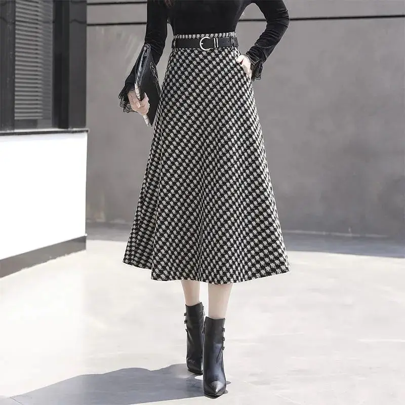 Woolen Plaid Skirt Female Autumn New High Waist Mid-length Skirts for Women Korean Winter Houndstooth A-line Skirt Faldas E986
Woolen Plaid Skirt Female Autumn New High Waist Mid-length Skirts for Women Korean Winter Houndstooth A-line Skirt Faldas E986