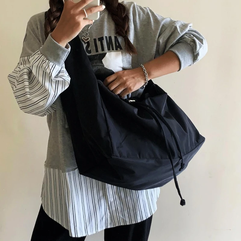 Underarm Bag Leisure Drawstring Storage Case Pouch Luxury Designed Black Tote Bag Mummy Bag for Girl Women
Underarm Bag Leisure Drawstring Storage Case Pouch Luxury Designed Black Tote Bag Mummy Bag for Girl Women