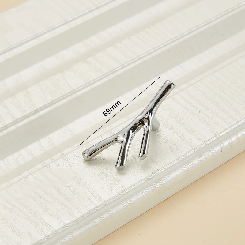 Ручки для шкафов TFAAI ветка из цинкового сплава черные 
Ручки для шкафов TFAAI ветка из цинкового сплава черные